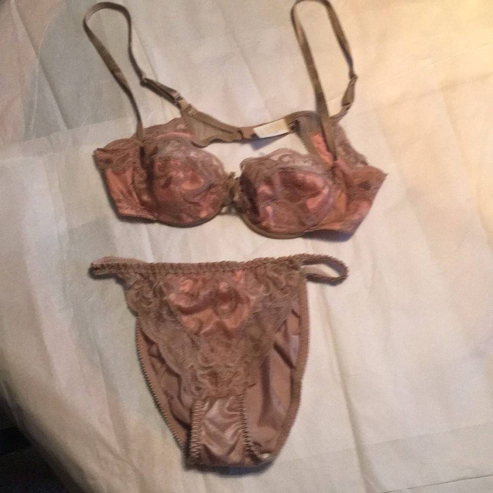 Lacey bra and panties set 34A, size M panties